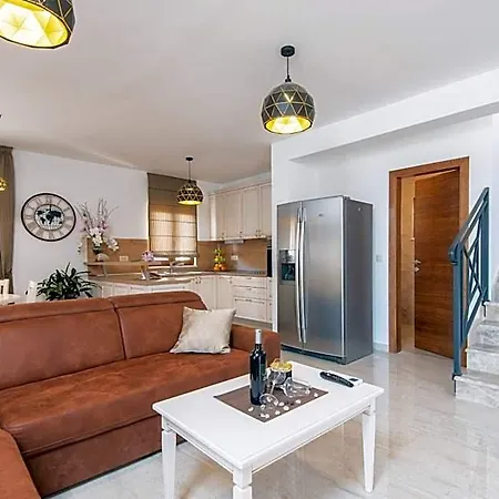 Aria Villa *