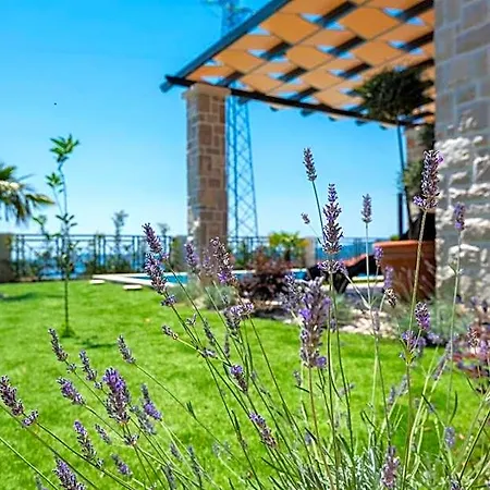 Villa Aria